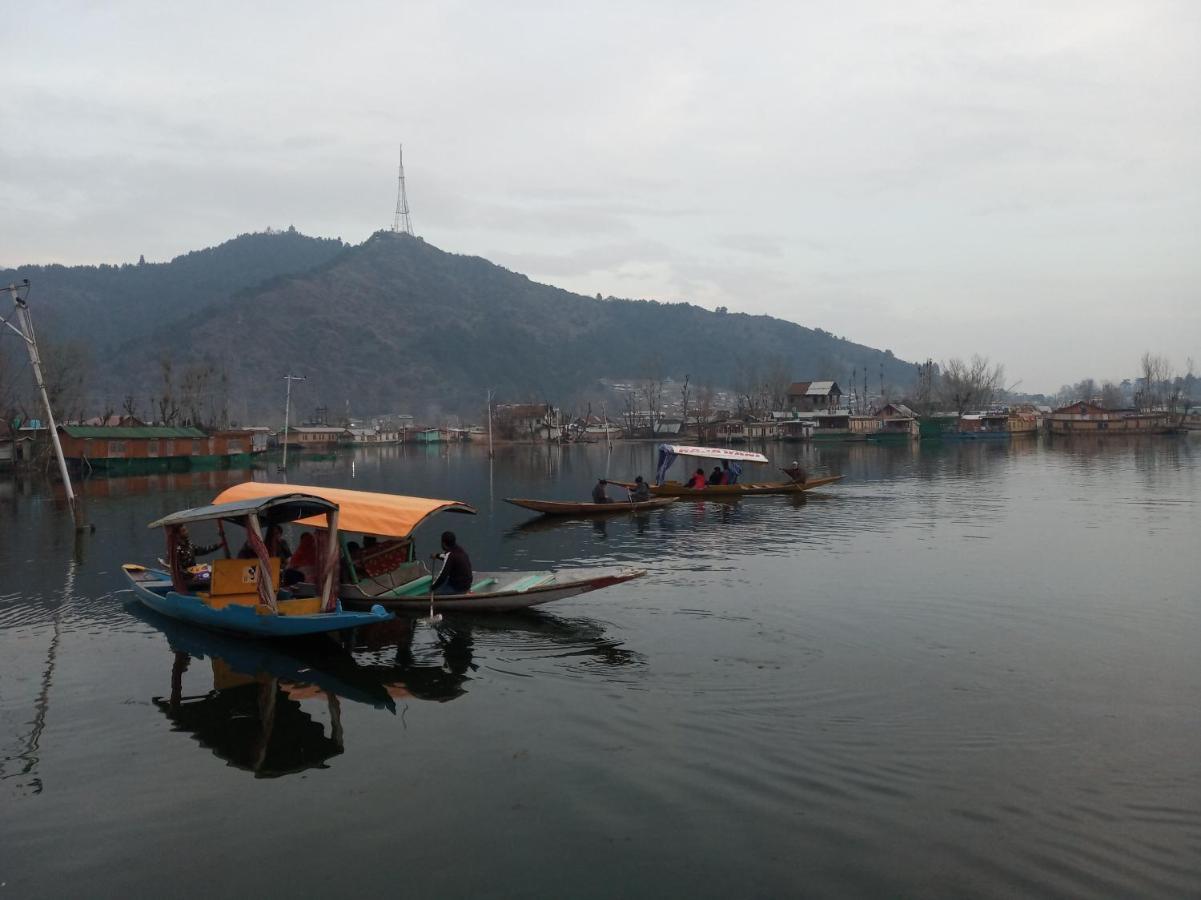 Srīnagar Houseboat Dunhill Bed & Breakfast エクステリア 写真