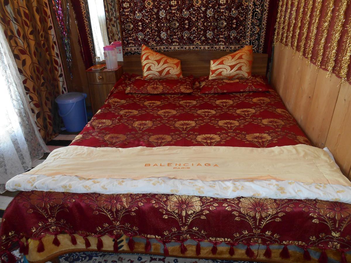 Srīnagar Houseboat Dunhill Bed & Breakfast エクステリア 写真