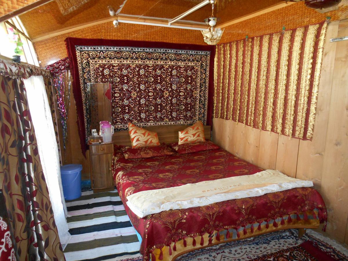 Srīnagar Houseboat Dunhill Bed & Breakfast エクステリア 写真