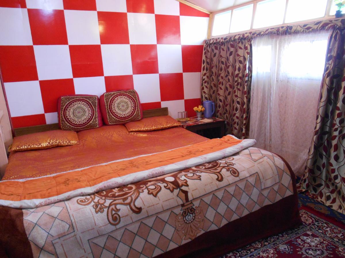 Srīnagar Houseboat Dunhill Bed & Breakfast エクステリア 写真